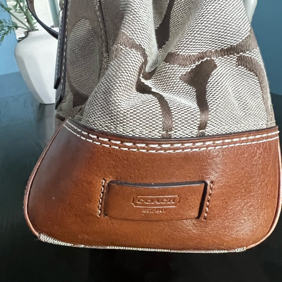 COACH Tote - Picture 6 of 9